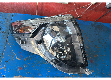 Ford courier çıkma  2024 sağ far