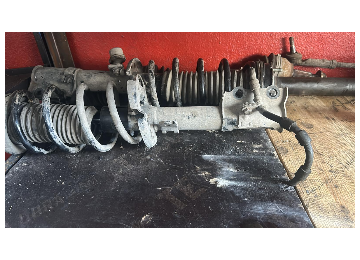 Ford courier çıkma ön amatisör takım